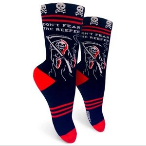 Ladies Don’t Fear The Reefer Crew Socks NWT